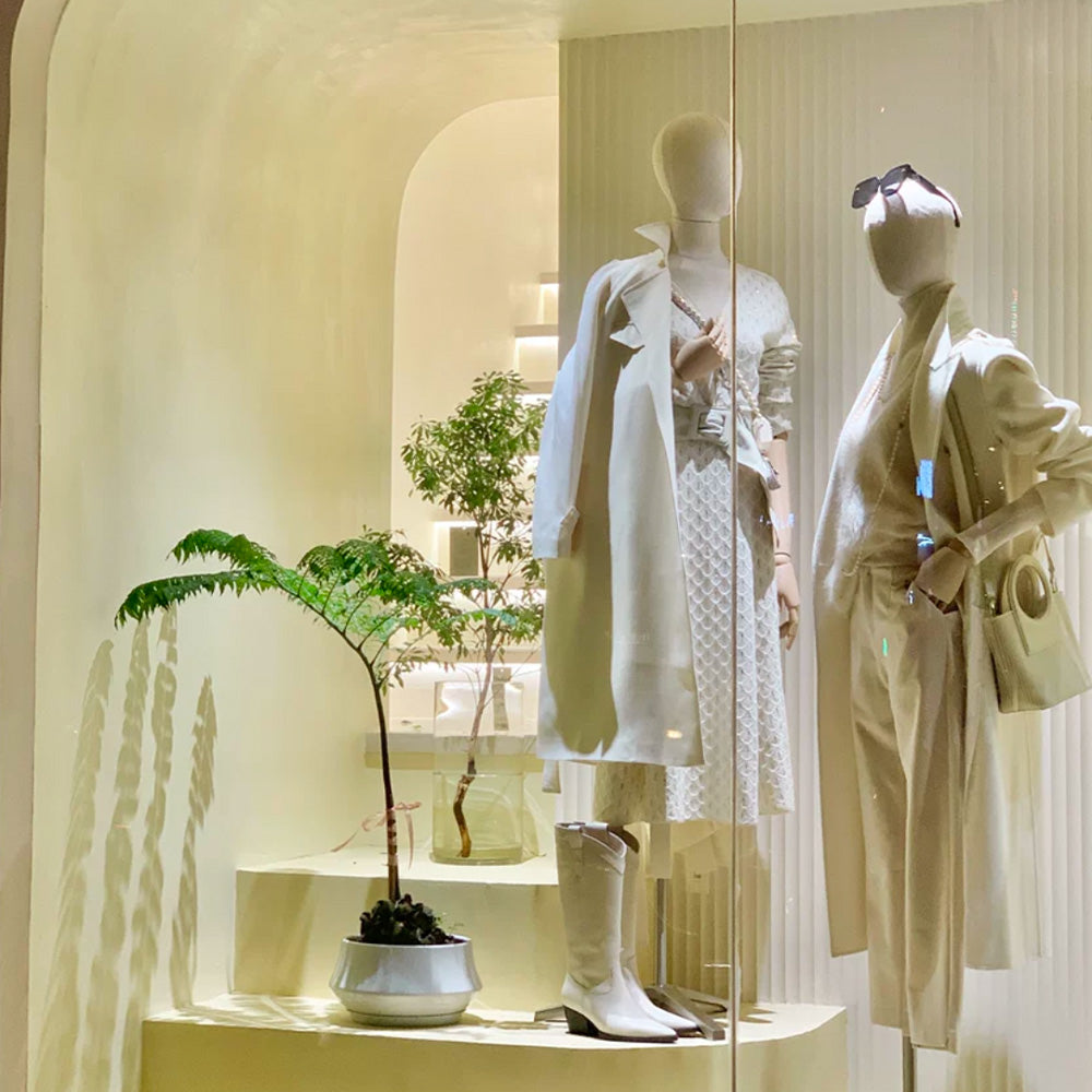 Jelimate Female Half Body Mannequin Dress Form,Female Mannequin Torso with Wooden Head,Female Dress Form Torso With Wooden Arms,Window Display Female Display Model,Clothing Store Clothing Dress Form Shooting Display Props JMFHB04