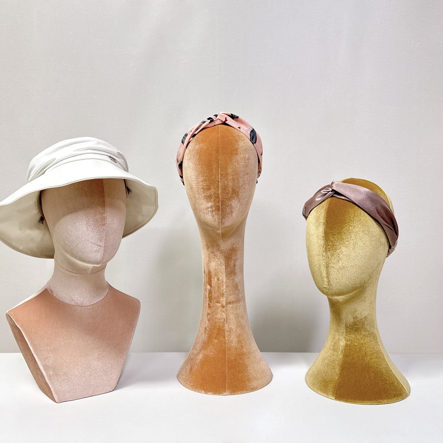 Jelimate Female Head Mannequin Head Display Form,Fully Pinnable Velvet Mannequin Head Dress Form Hat Display Stand,Headband Headphone Sunglasses Scarf Jewelry Wig Display Head Model