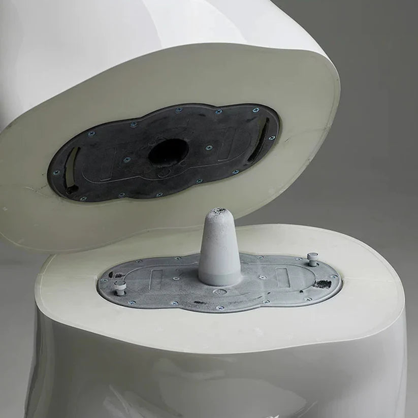 Maniquí femenino de lujo Jelimate con ventana dorada y plateada, con curvas y pechos grandes.