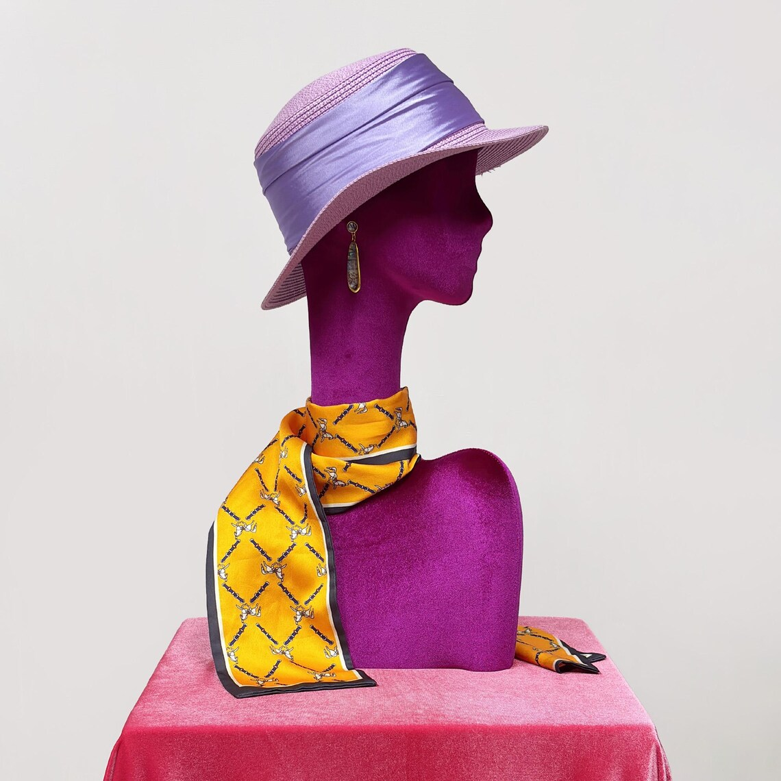 JELIMATE Rose Red Velvet Mannequin Head - Jewelry Display Stand with Pierced Ears
