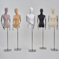 Torso de maniquí femenino de alta calidad de Jelimate con cabeza, modelo de maniquí de terciopelo colorido para escaparate, maniquí de exhibición de ropa con brazos dorados y plateados