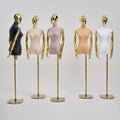 Torso de maniquí femenino de alta calidad de Jelimate con cabeza, modelo de maniquí de terciopelo colorido para escaparate, maniquí de exhibición de ropa con brazos dorados y plateados