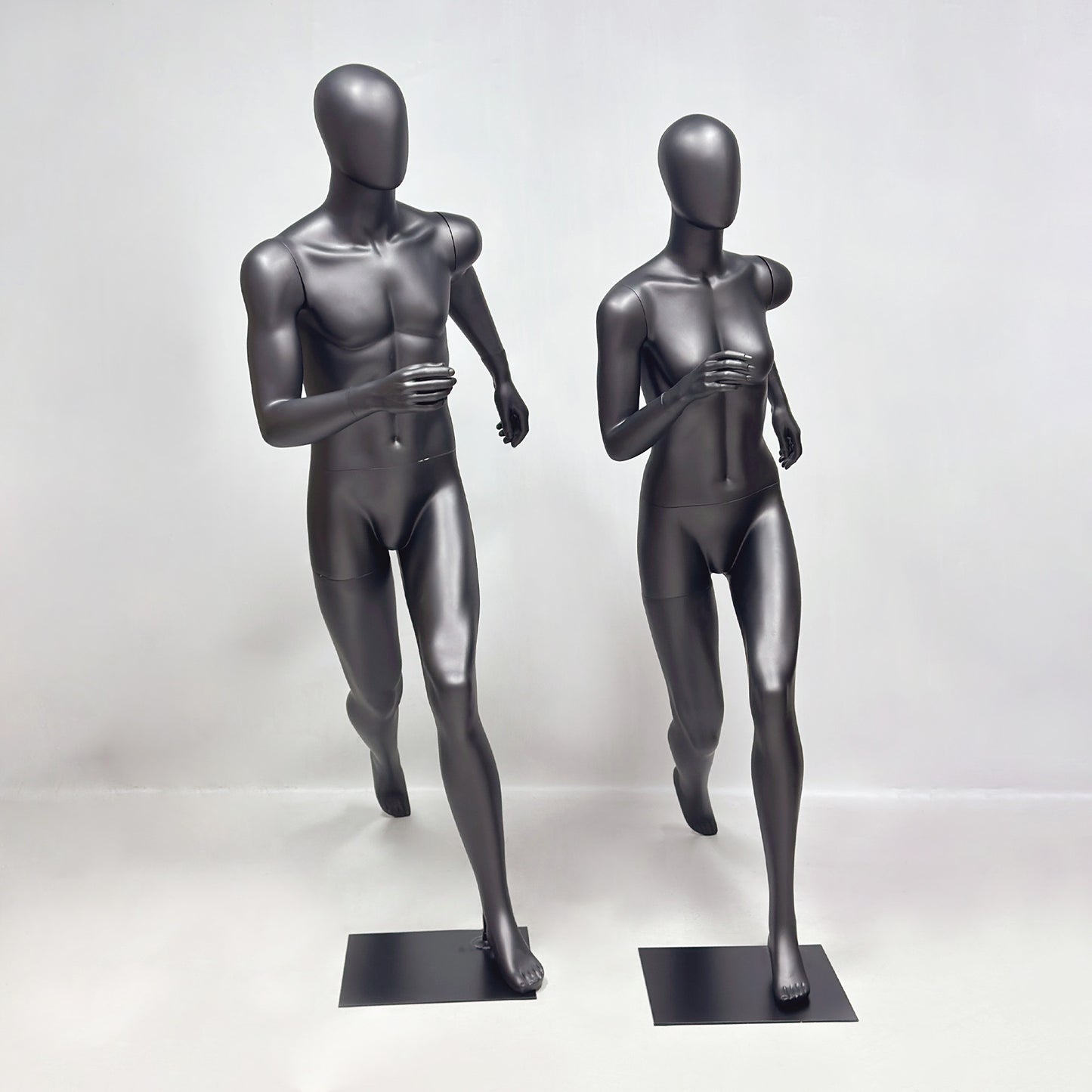 Running Mannequin Full Body Black Fiberglass Athletic Display Stand Male Female Gym Store