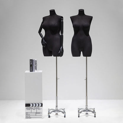 Maniquí de mujer de talla grande: Exhibición de siluetas con curvas para una moda inclusiva