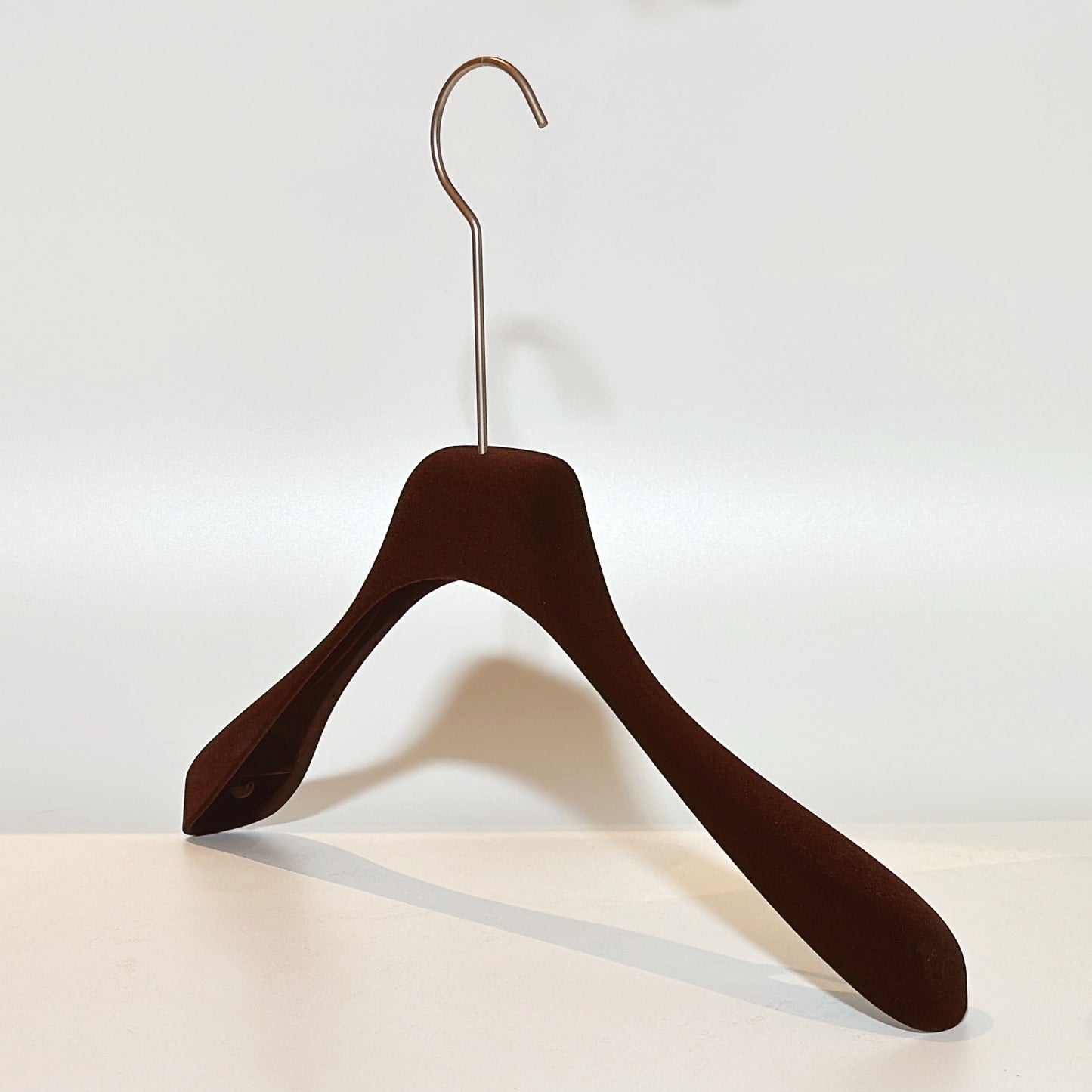 Custom Logo Velvet Clothes Hanger - Dark Brown Non-Slip Design with Long Round Hook | JELIMATE