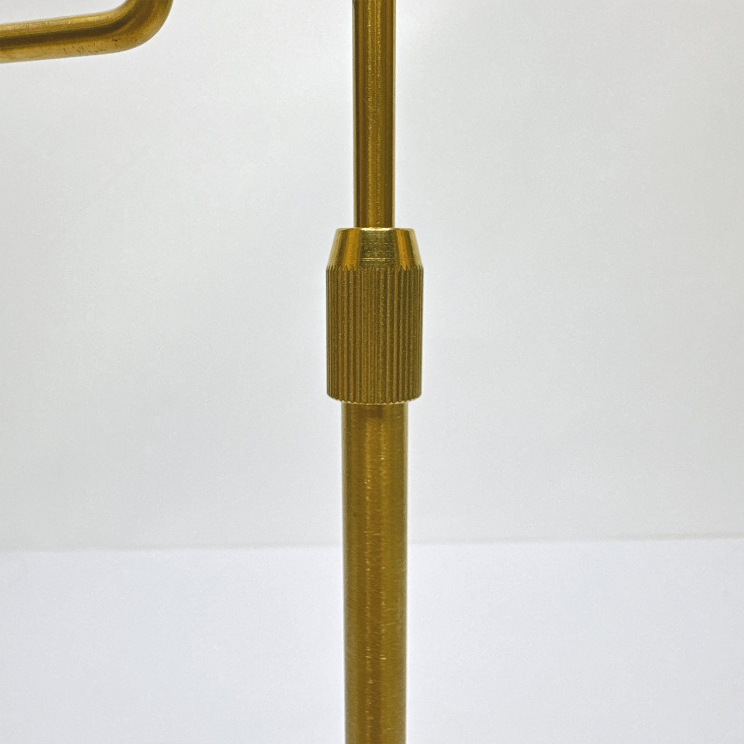 Jelimate Gold Stainless Steel Purse Stand – Adjustable Handbag & Wallet Display for Home & Boutique