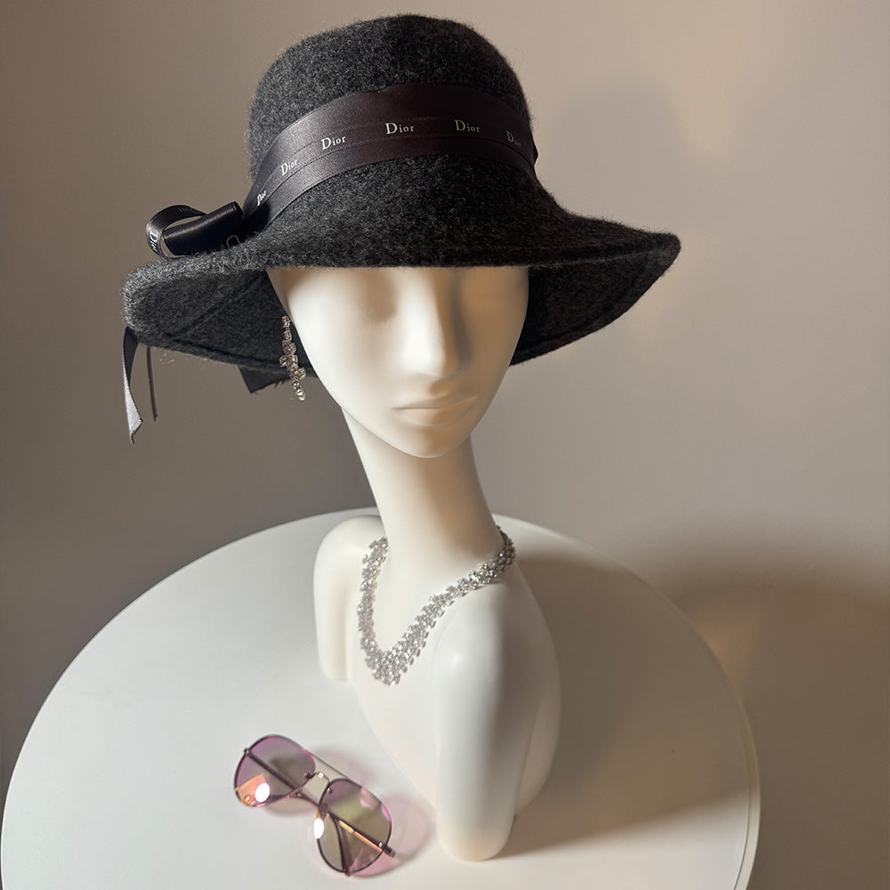 Luxury Fiberglass Mannequin Head - White Display Stand for Wigs & Jewelry