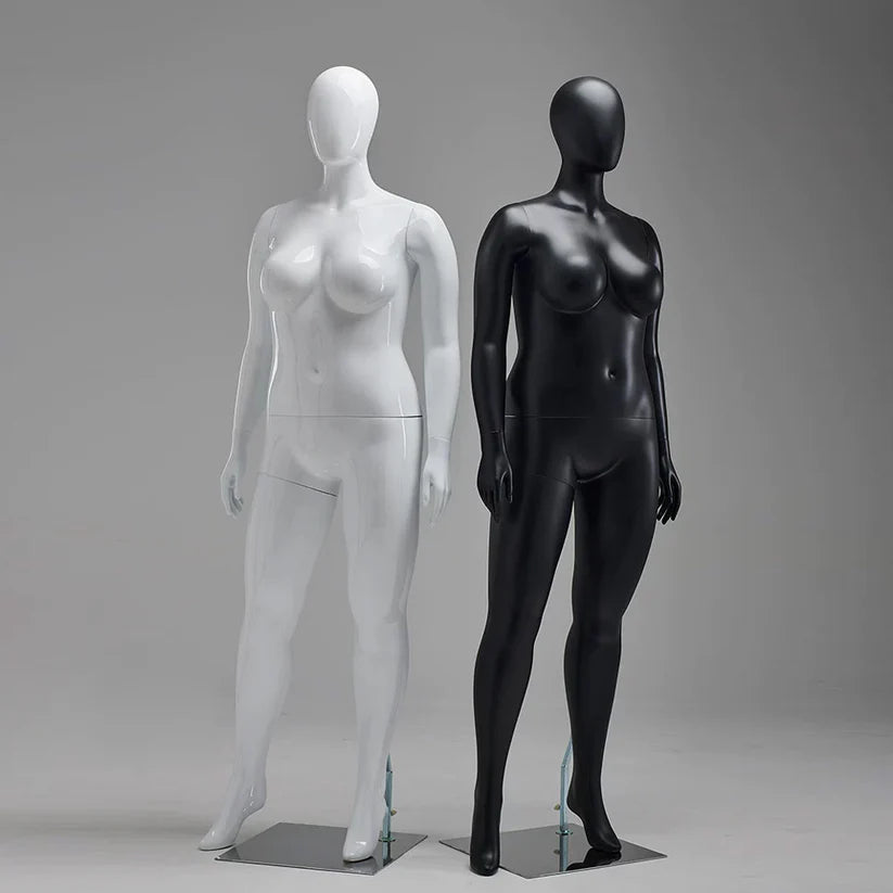 Maniquí femenino de lujo Jelimate con ventana dorada y plateada, con curvas y pechos grandes.