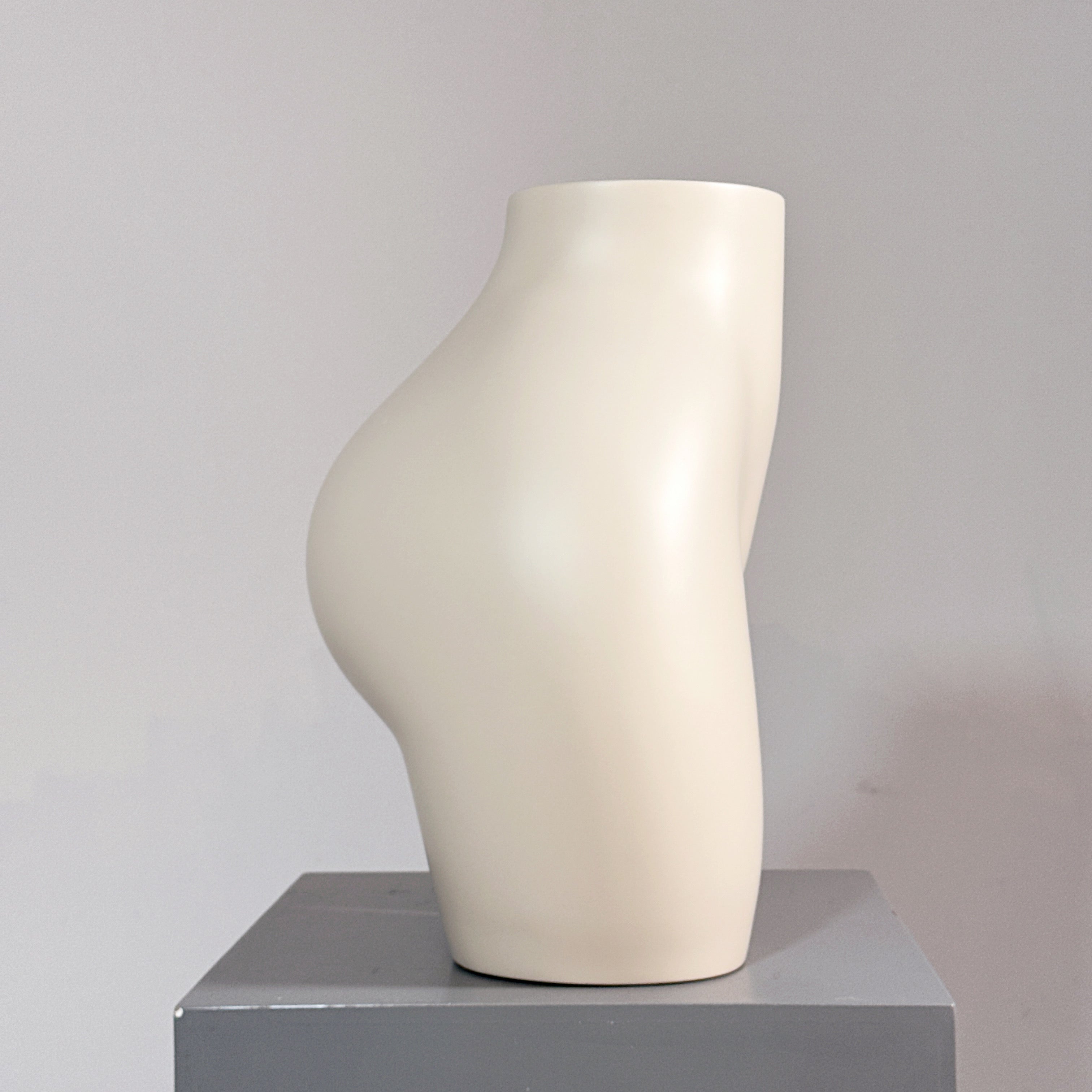 JELIMATE Fiberglass Female Butt Mannequin – Premium Hip Torso Display for Lingerie &Swimwear