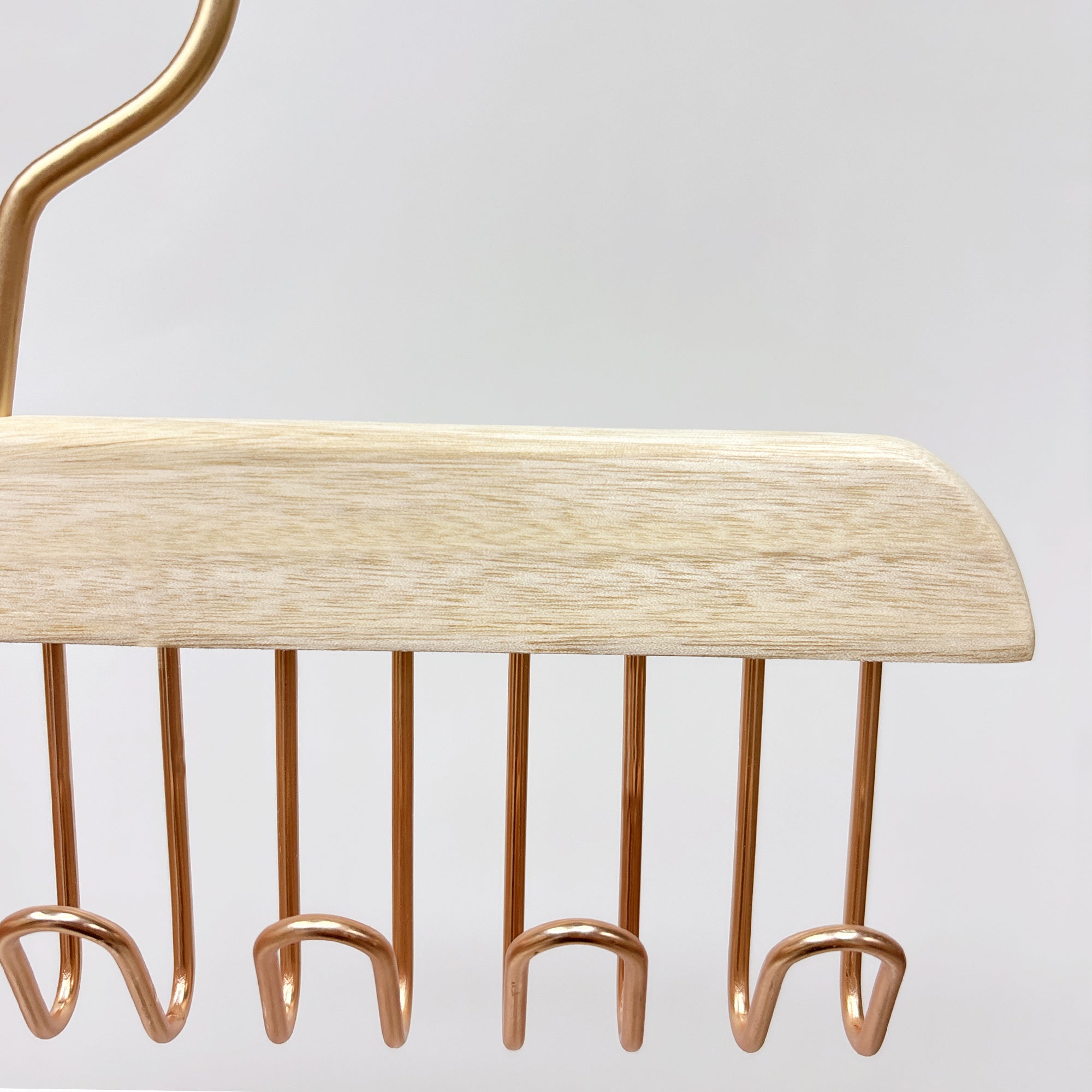 Jelimate Customizable Camphor Wood Multi-Hook Rack – Metal Hooks for Ties, Scarves, Shorts, Skirts & Dresses