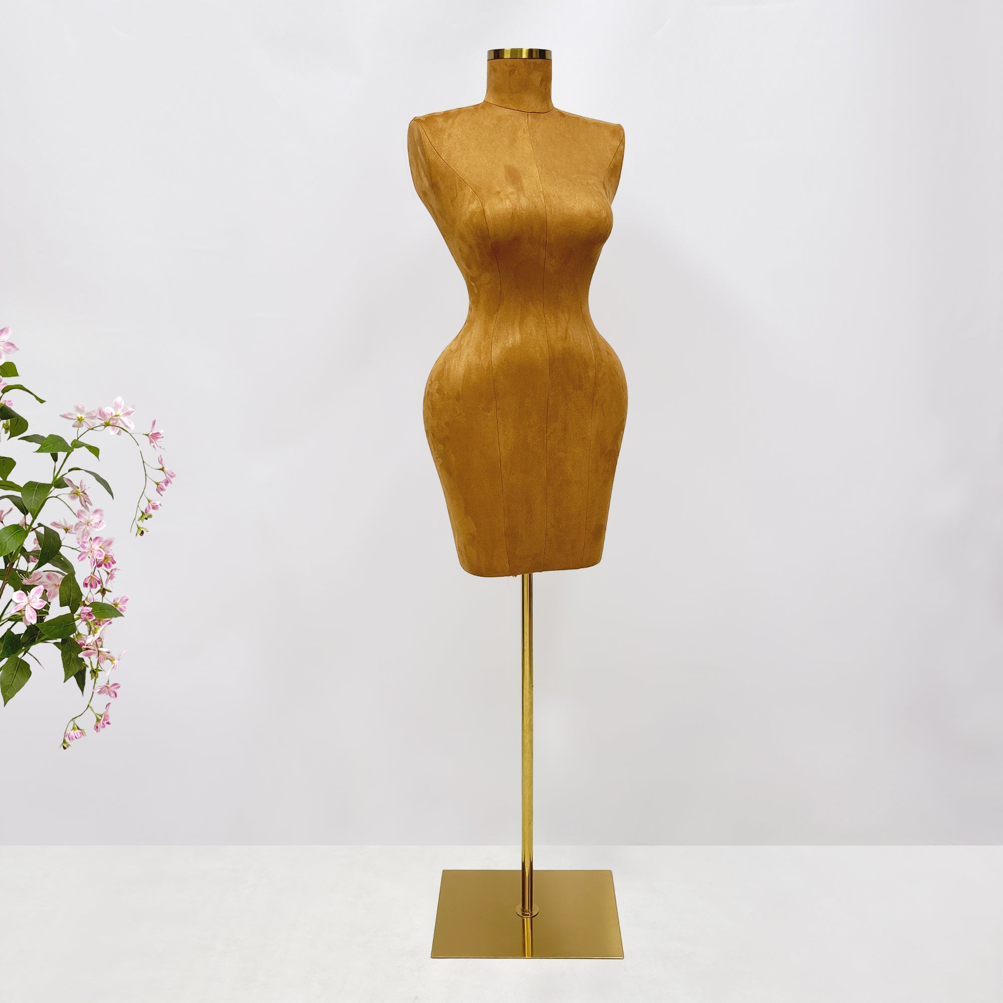 Maniquí de torso femenino sin cabeza JELIMATE: maniquí de fibra de vidrio y ante marrón para exhibición de ropa y boutiques.