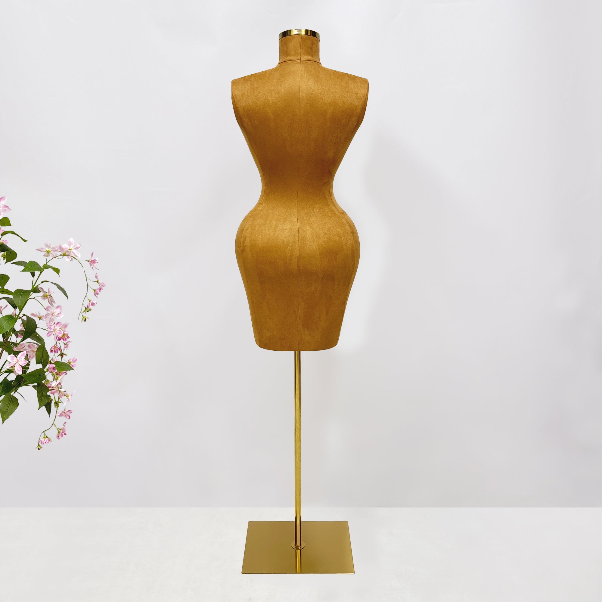 Maniquí de torso femenino sin cabeza JELIMATE: maniquí de fibra de vidrio y ante marrón para exhibición de ropa y boutiques.