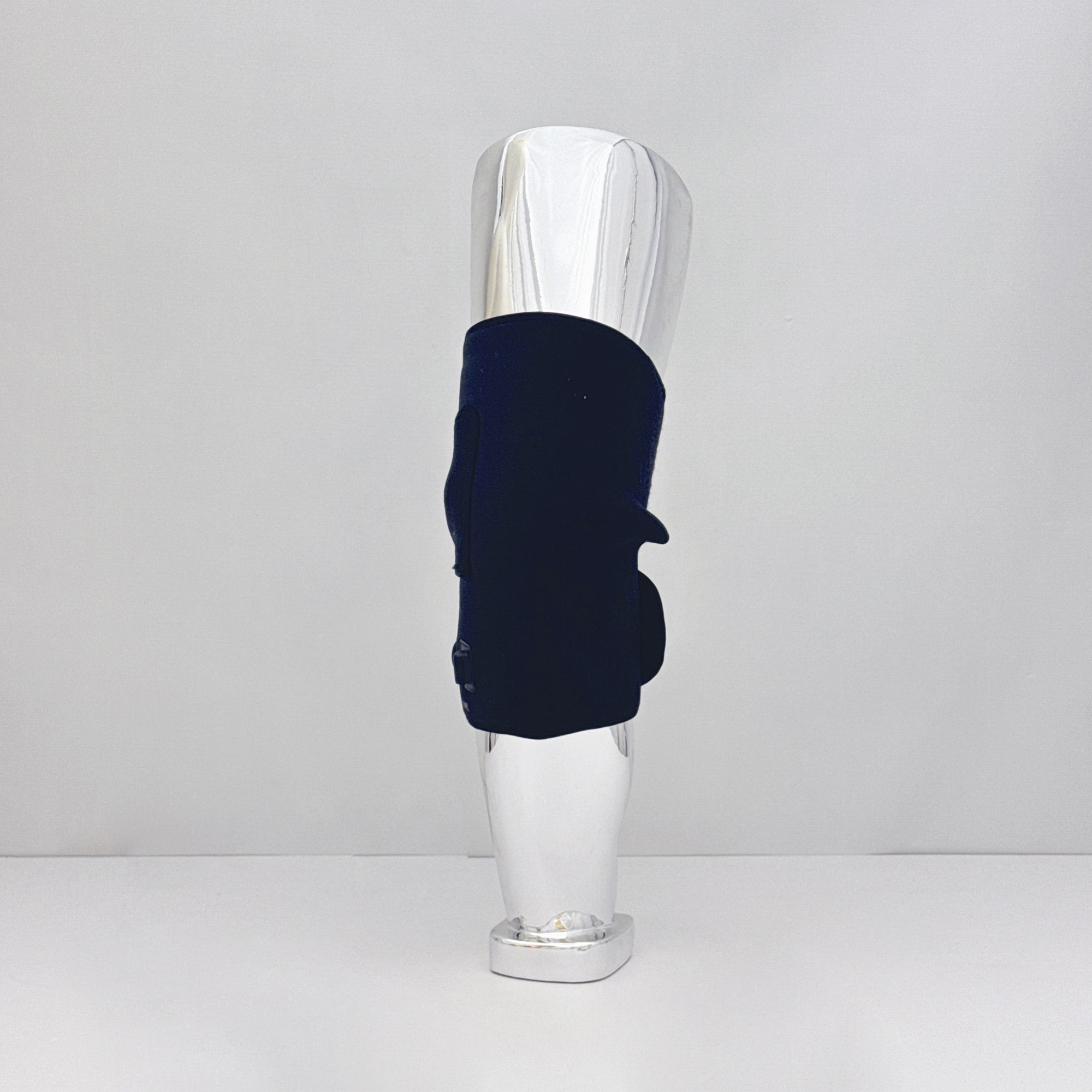 Jelimate Male Left Leg Mannequin Display Stand – Electroplated Fiberglass for Knee Brace, Orthopedic & Sports Store Use