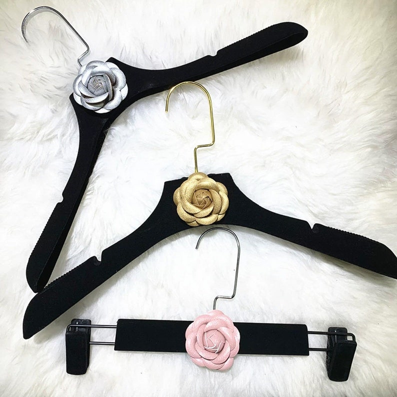 Jelimate Luxury Flocking Velvet Hanger,Black Velvet Clothing Hanger/Pant Hanger,Chrome Hook Non Slip Flocking Plastic Hanger,Customized Logo Wedding Dress Hangers Suit Hangers,Clothing Store Women Velvet Clothes Hanger Shirt Hangers