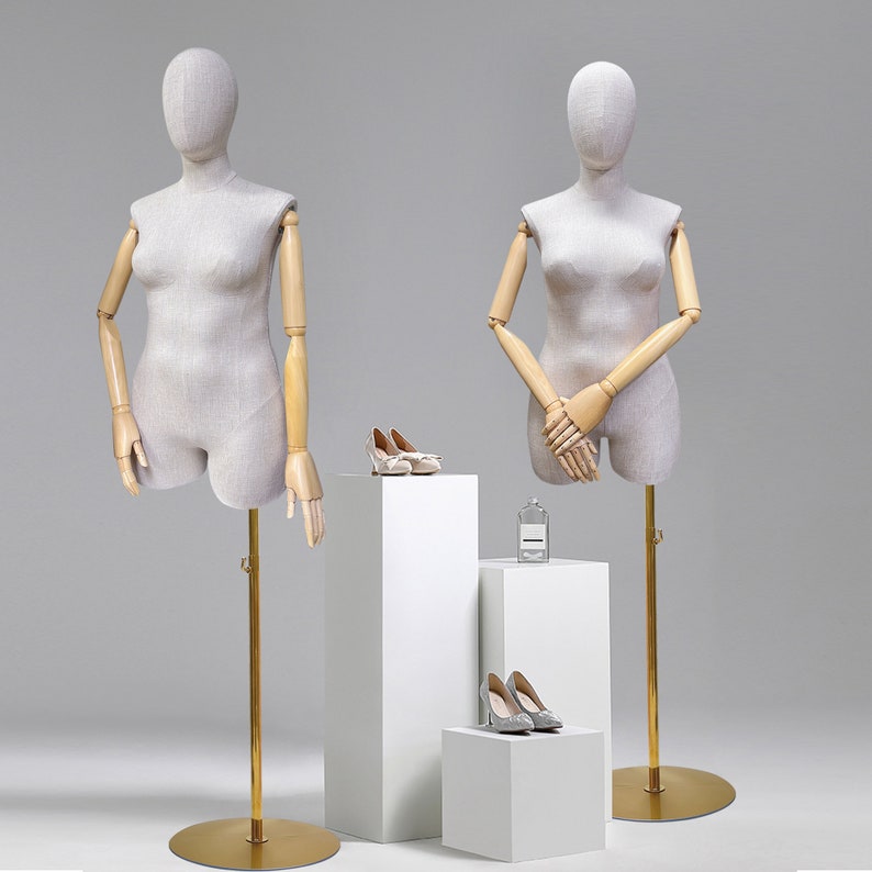 Jelimate Female Plus Size Mannequin,Grey Linen Fabric Mannequin Torso,Half Body Female Mannequin Torso,Window Display Female Plus Size Model,Clothing Store Clothing Display Mannequin,Adult Props with Wooden Arms JM376