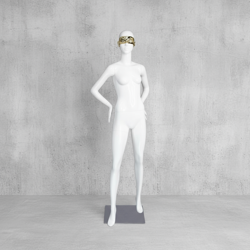 Mannequin Image 3