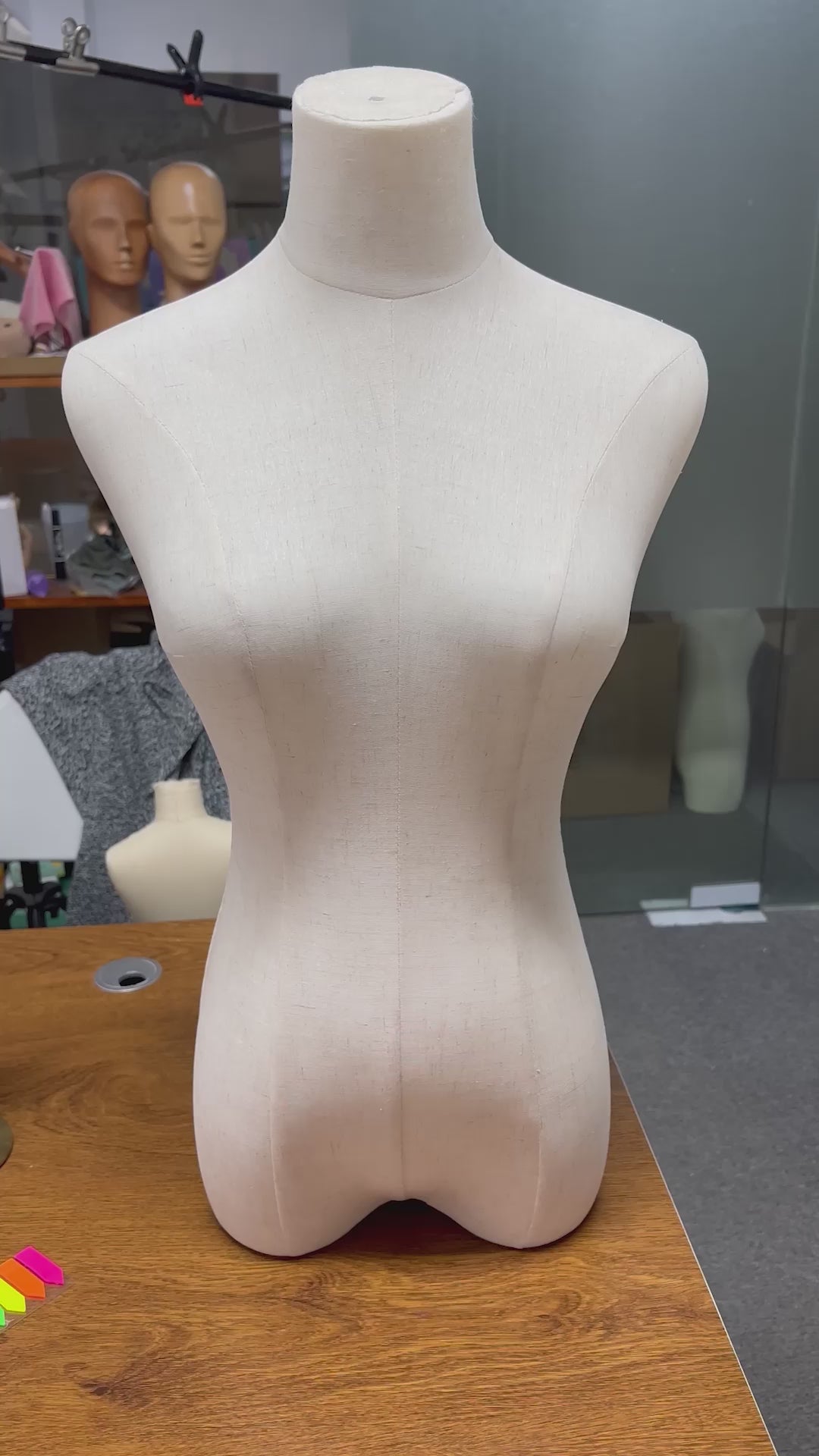 Jelimate Natural Canvas Female Mannequin Torso with Head | Adjustable Half Body Dress Form with Wooden Arms & Gold Base | Women Clothing Display Stand
