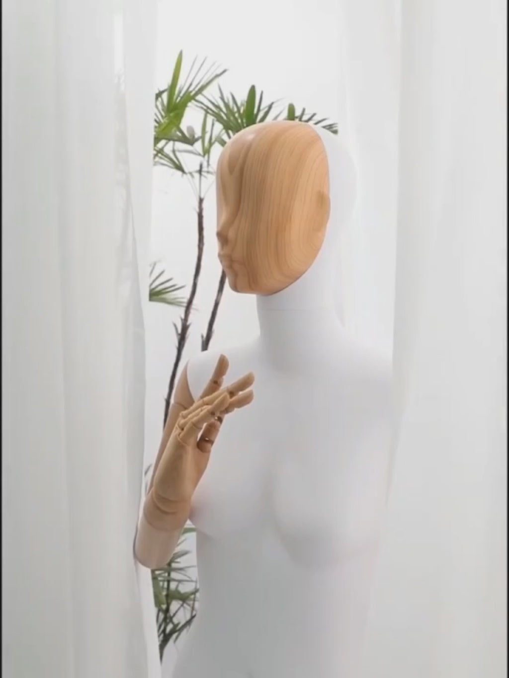 جليمت موديل عرض أزياء نسائي كامل للجسم، موديل عرض ملابس لمتجر ملابس برأس بنمط حبيبات الخشب، تمثال بلاستيكي نسائي بذراعين خشبيتين