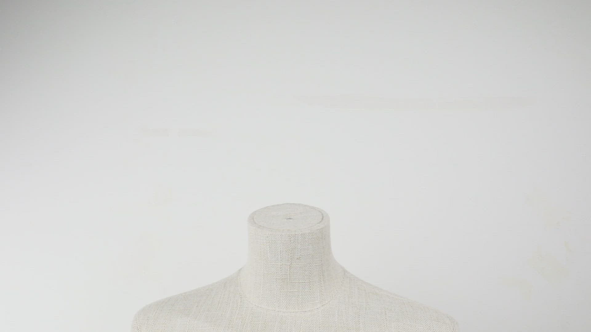 Torso de maniquí femenino de alta gama Jelimate con brazos de madera, maniquí de lino gris para exhibición de ropa, cabeza de maniquí de madera con orificio para aretes